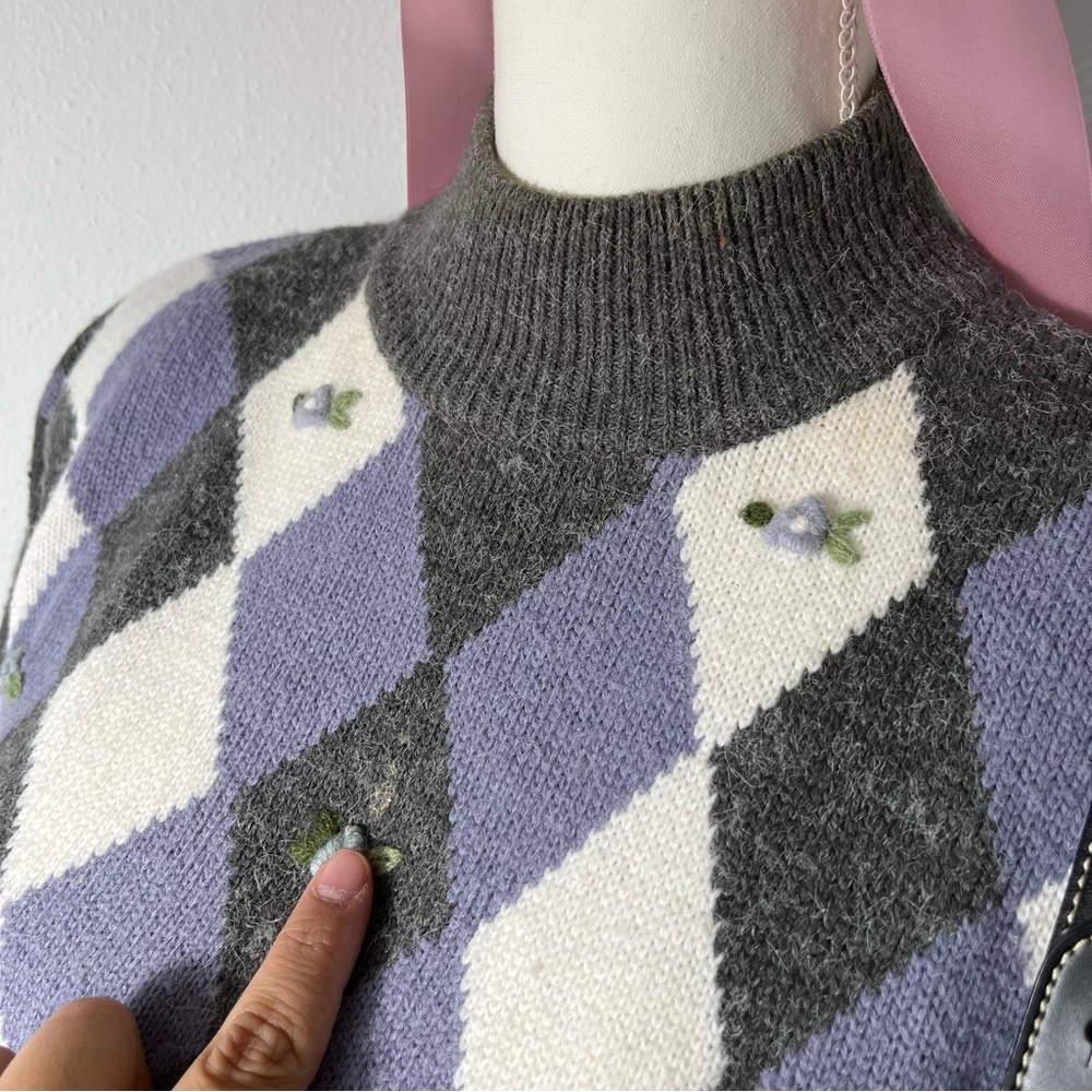 Vintage 90s Floral Argyle Checker White Purple Lilac Sweater Acrylic Womens Lg - Picture 4 of 6
